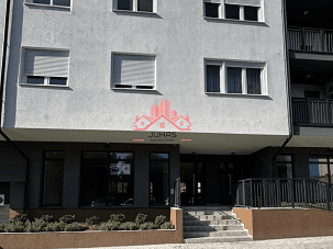 Poslovni prostor za izdavanje, Prozivka, 1.500€, 197m²